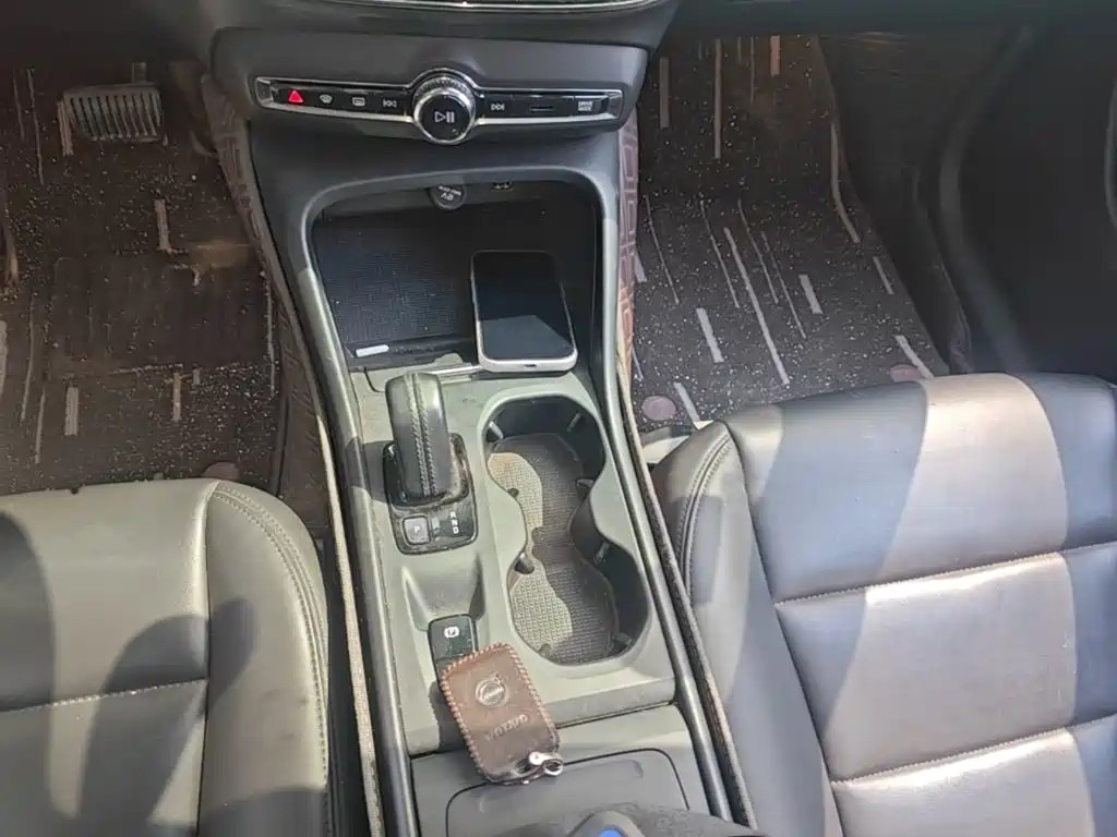 Volvo XC40 — миниатюра 14