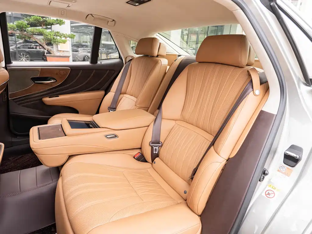 Lexus LS — миниатюра 12