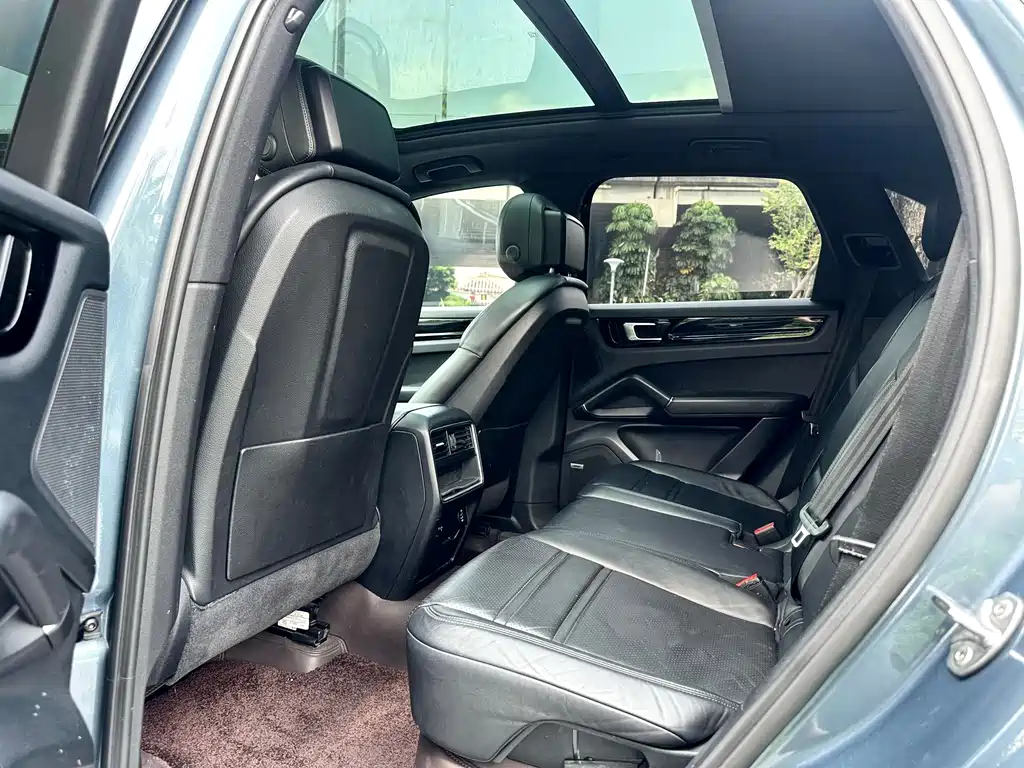 Porsche Cayenne — миниатюра 16
