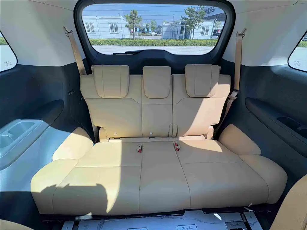 GAC Motor Trumpchi E8 PHEV — миниатюра 18