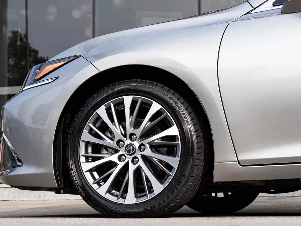 Lexus ES 2018 300h Premium V