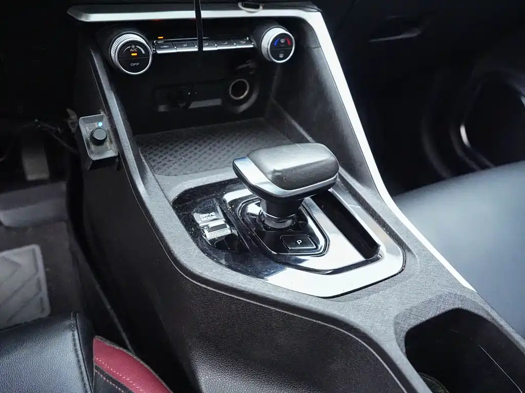 Geely Binyue — миниатюра 12