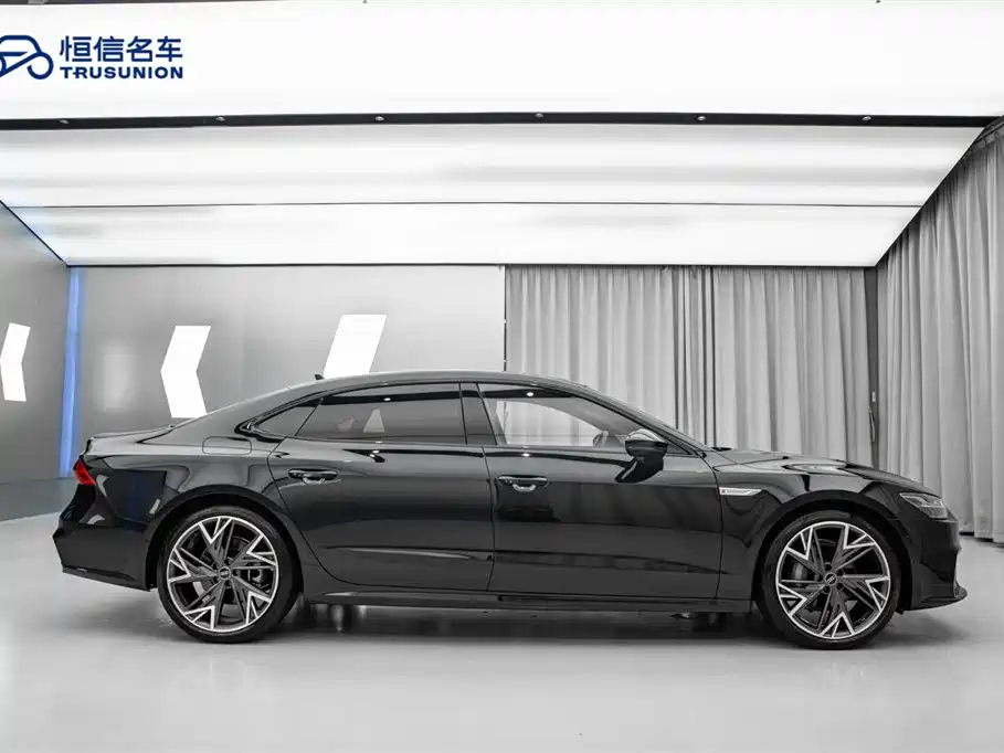 Audi A7L 2024 45 TFSI quattro S-line