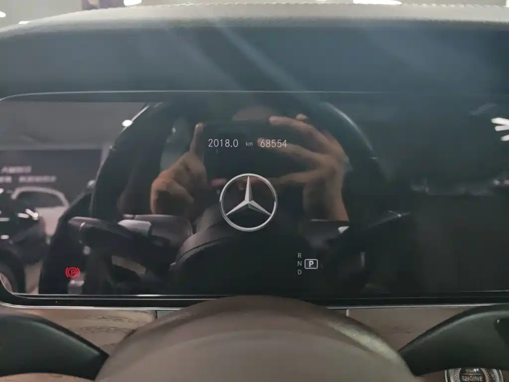 Mercedes-Benz E-Class — миниатюра 3