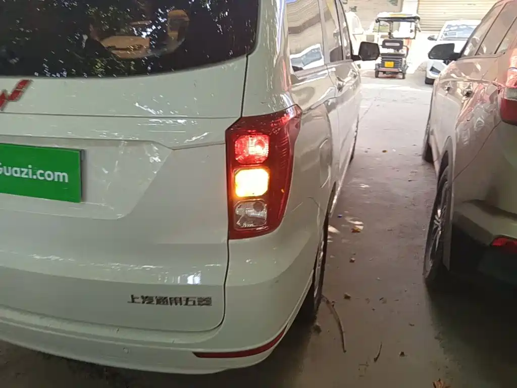 Wuling Hongguang — миниатюра 8