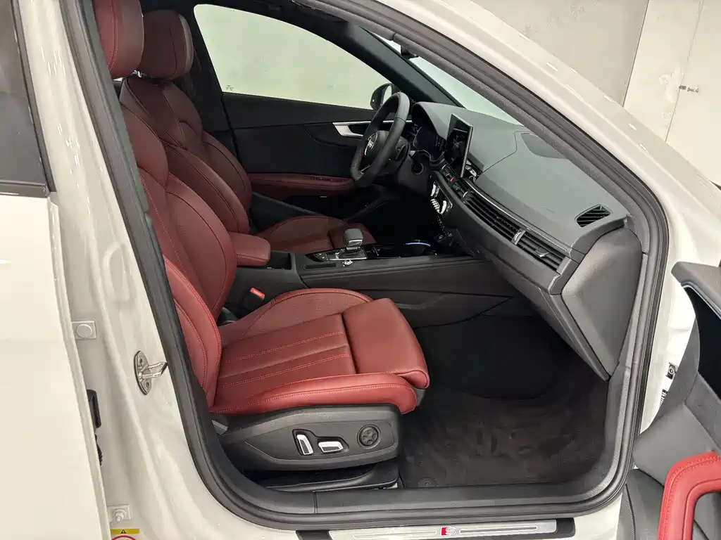 Audi A4L 2 Million Units Delight Edition 40 TFSI Luxury Dynamic Type, фото 27