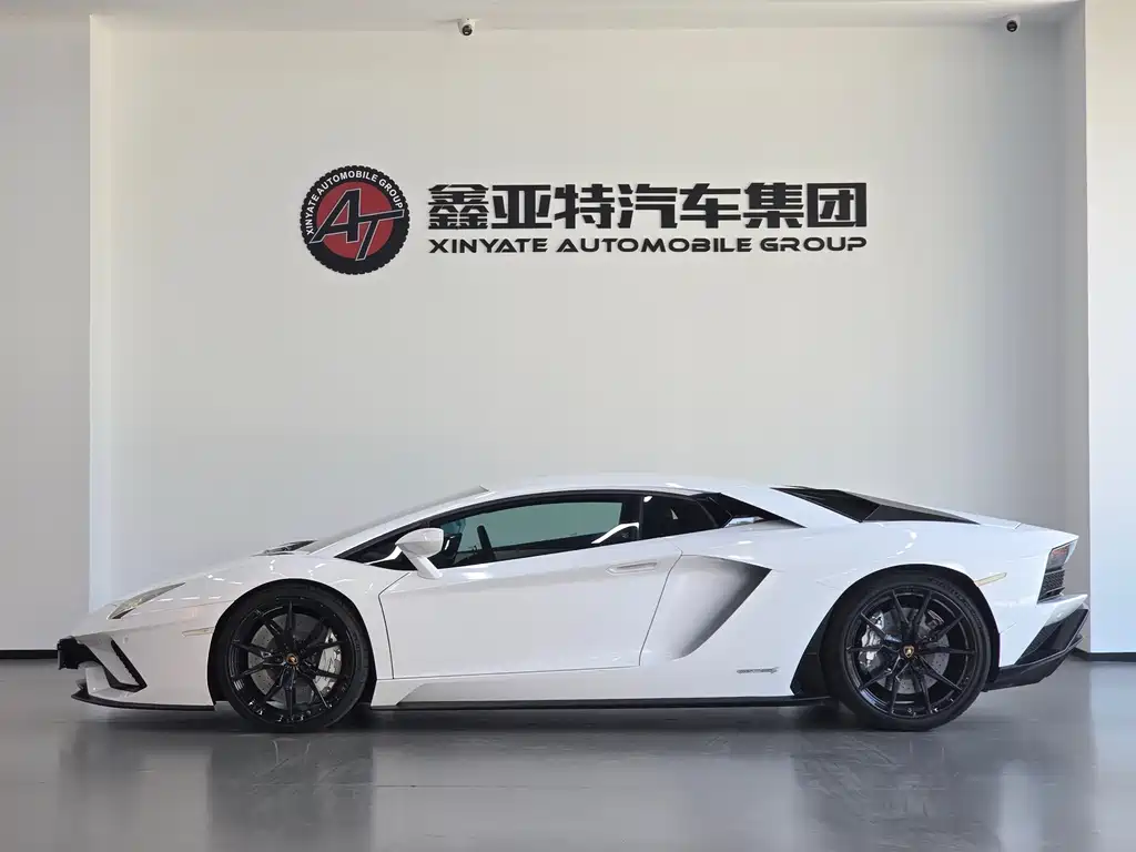 Lamborghini Aventador 2011 LP 700-4