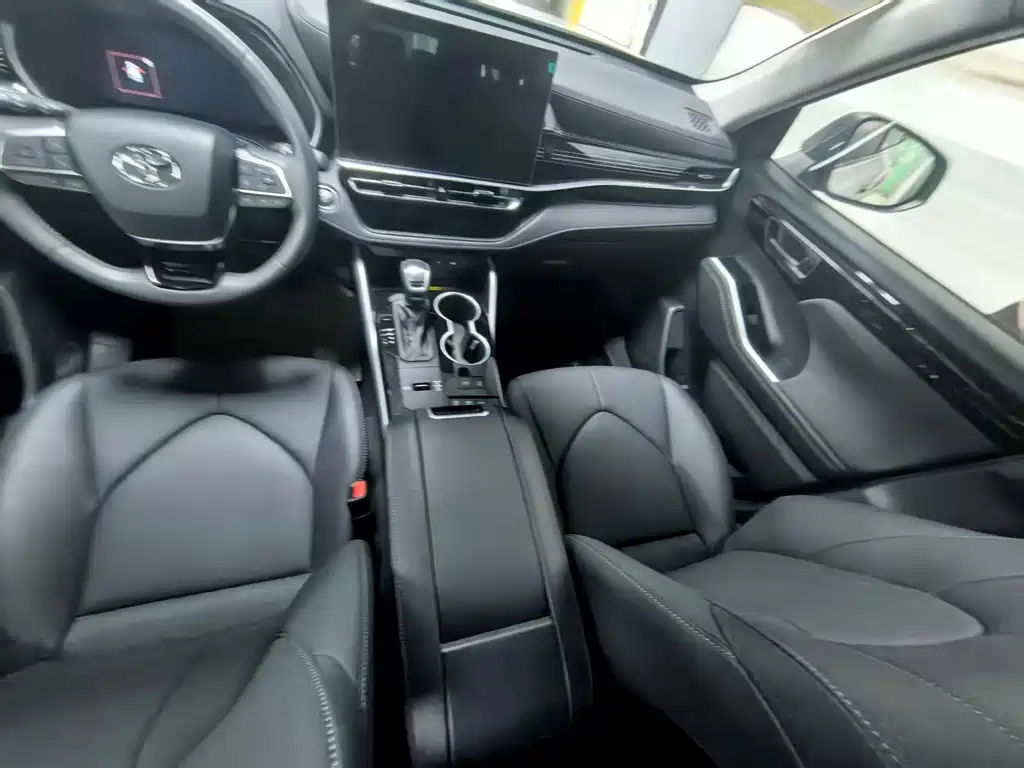 Toyota Highlander 2026 2.5L Elite 7 мест