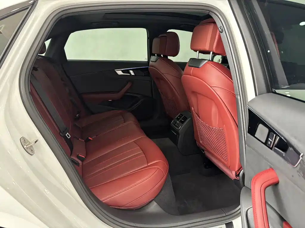 Audi A4L 2 Million Units Delight Edition 40 TFSI Luxury Dynamic Type, фото 25