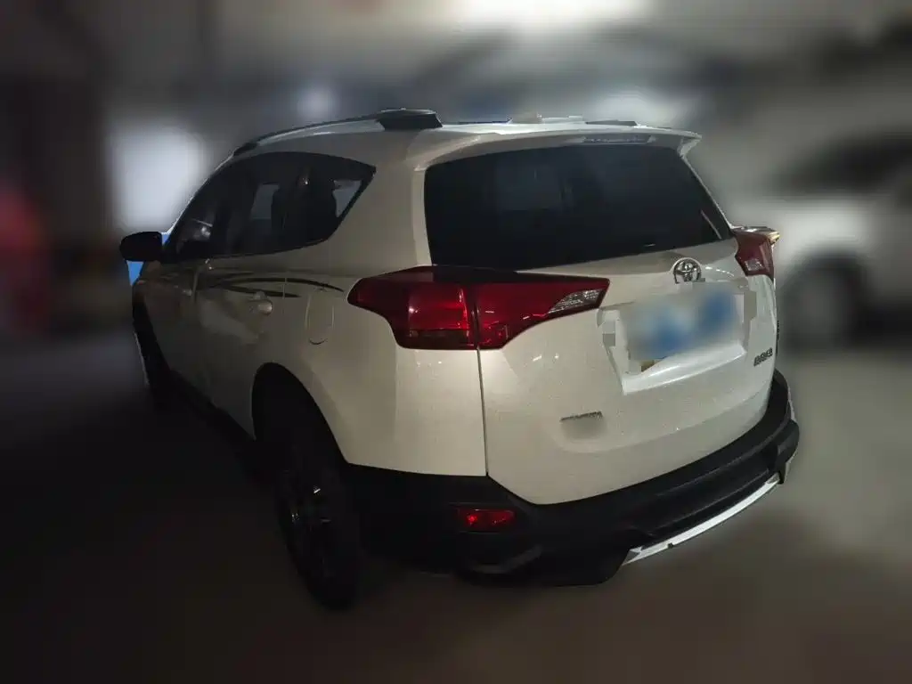 Toyota RAV4 — миниатюра 4