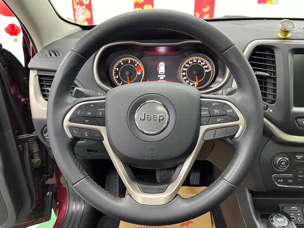 Jeep Cherokee — миниатюра 12