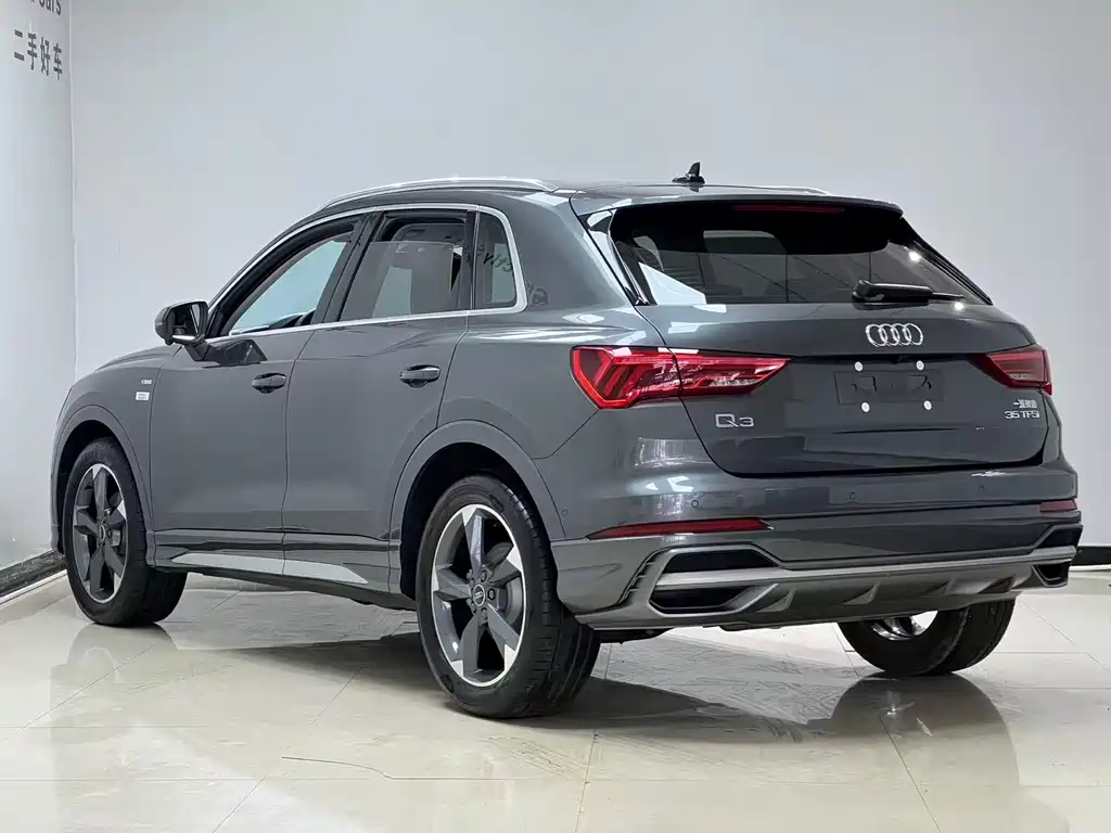 Audi Q3 - фото 6
