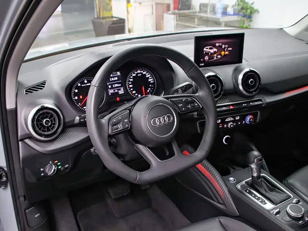 Audi Q2L 2022 35 TFSI Fashion
