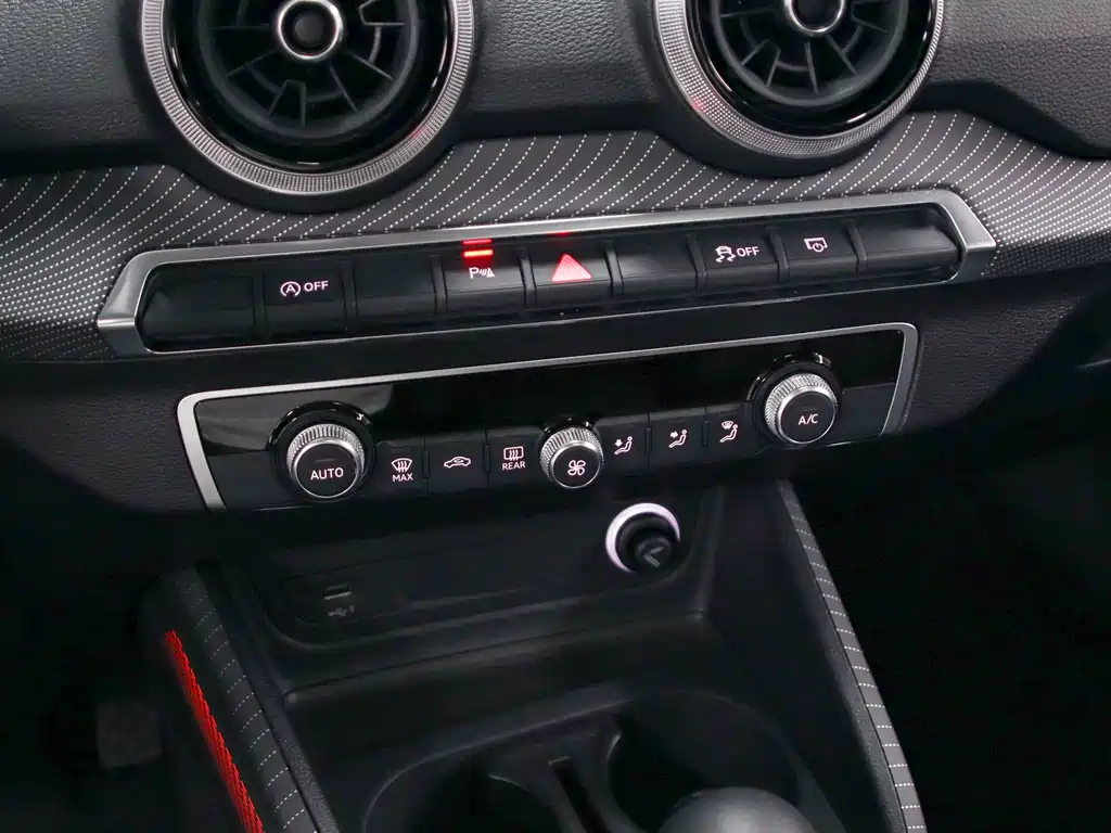 Audi Q2L 2022 35 TFSI Fashion