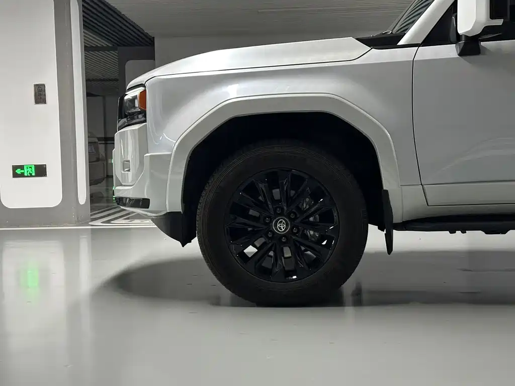 Toyota Prado — миниатюра 4