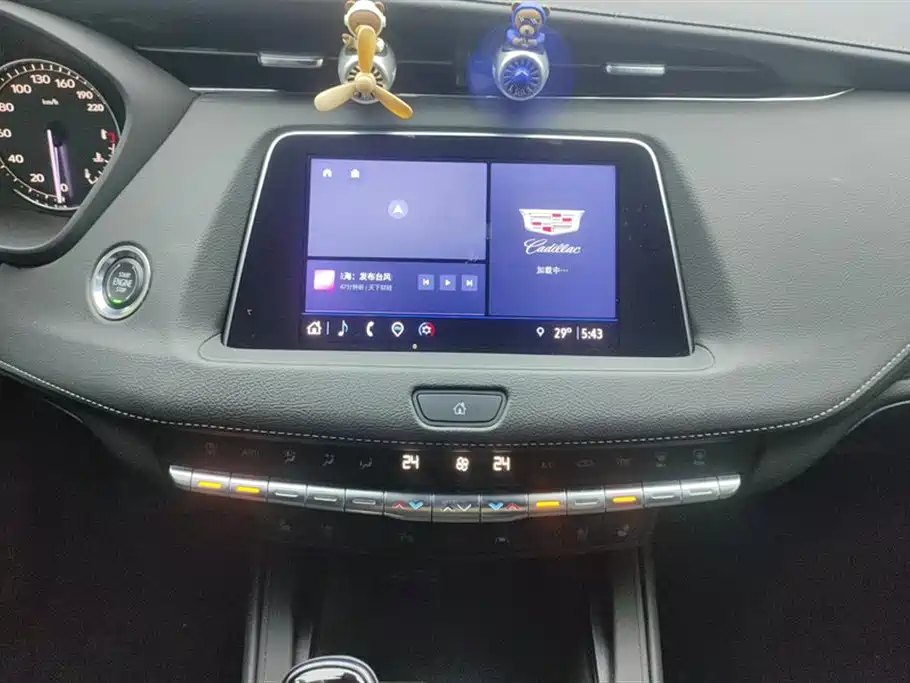 CADILLAC XT4