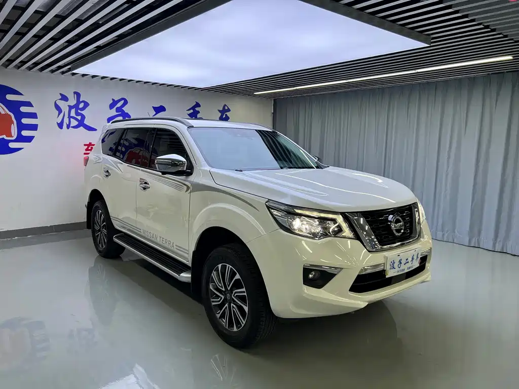 Nissan Terra — миниатюра 3