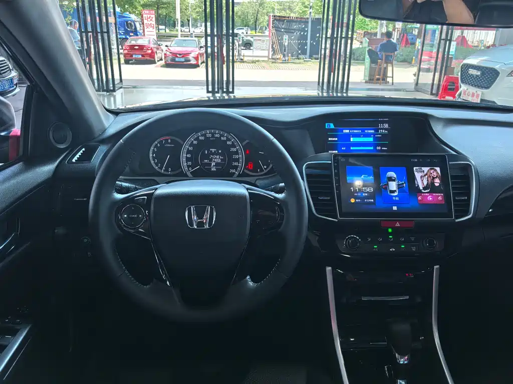 Honda Accord — миниатюра 12