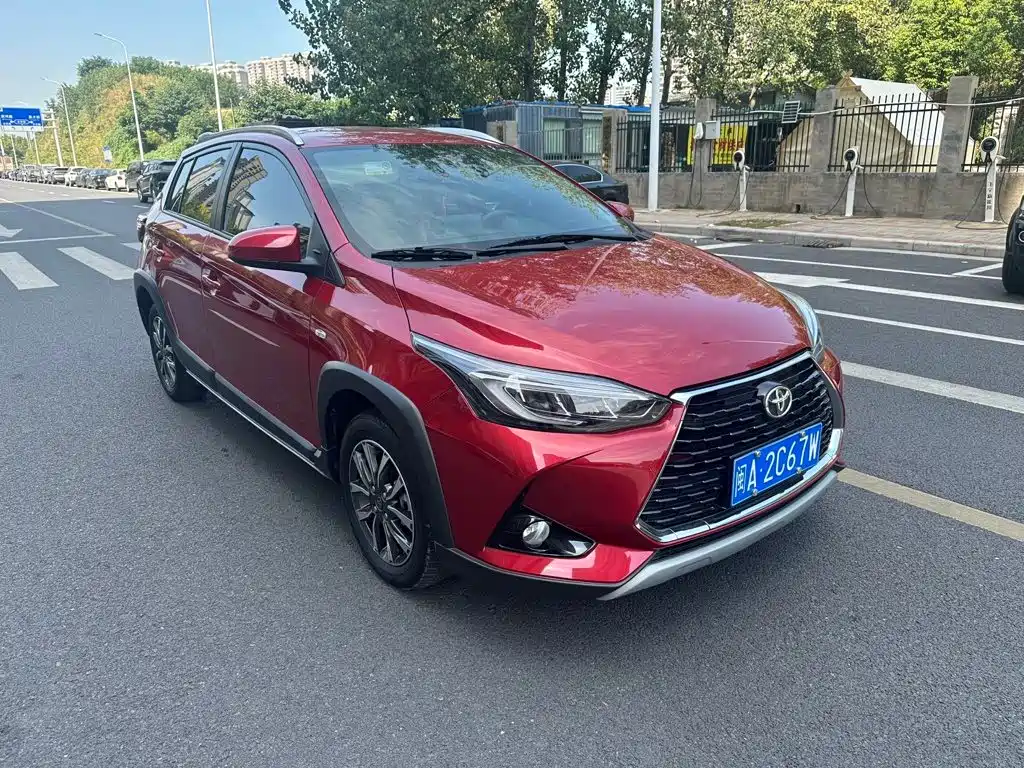 Toyota Yaris L — миниатюра 3