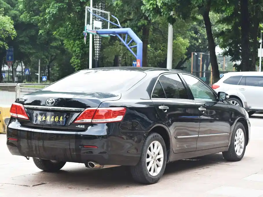 Toyota Camry — миниатюра 5