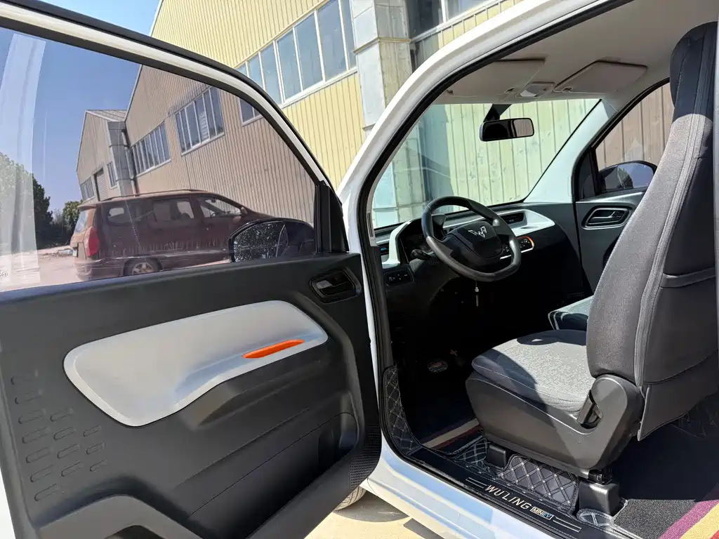 Wuling MINIEV — миниатюра 9