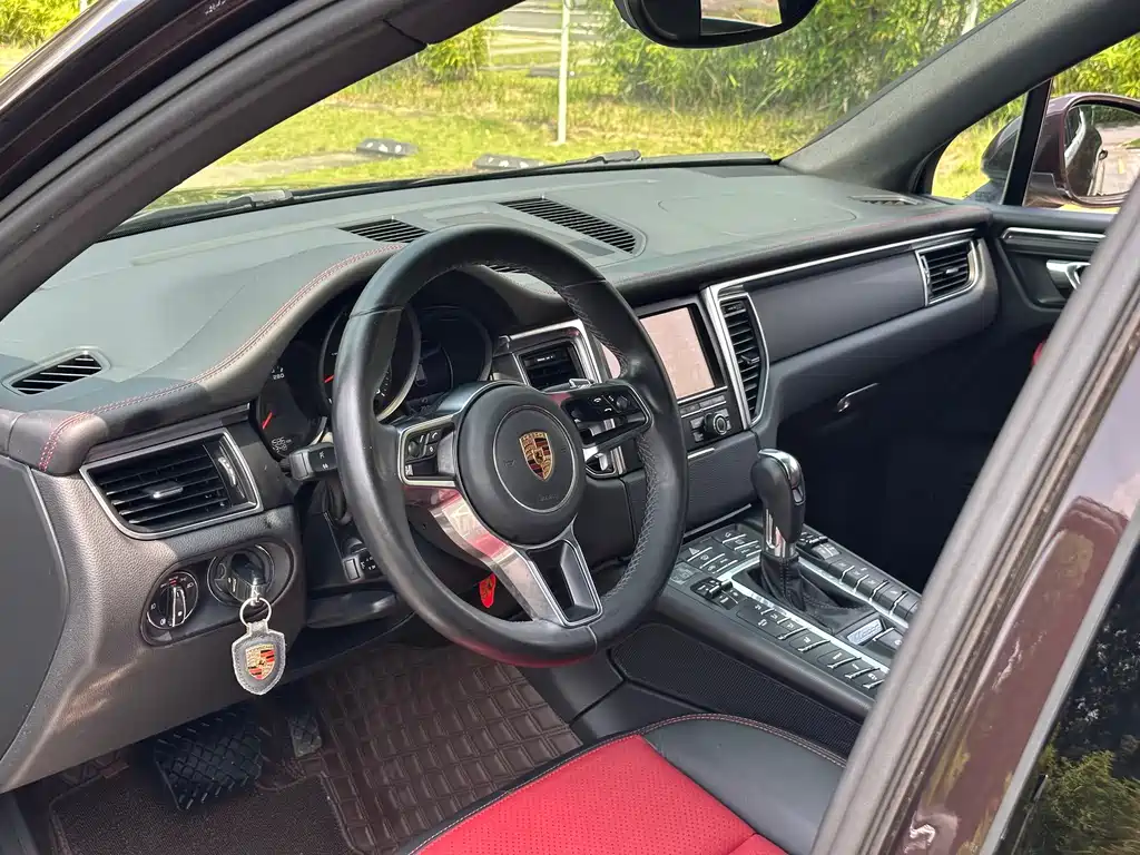 Porsche Macan — миниатюра 5