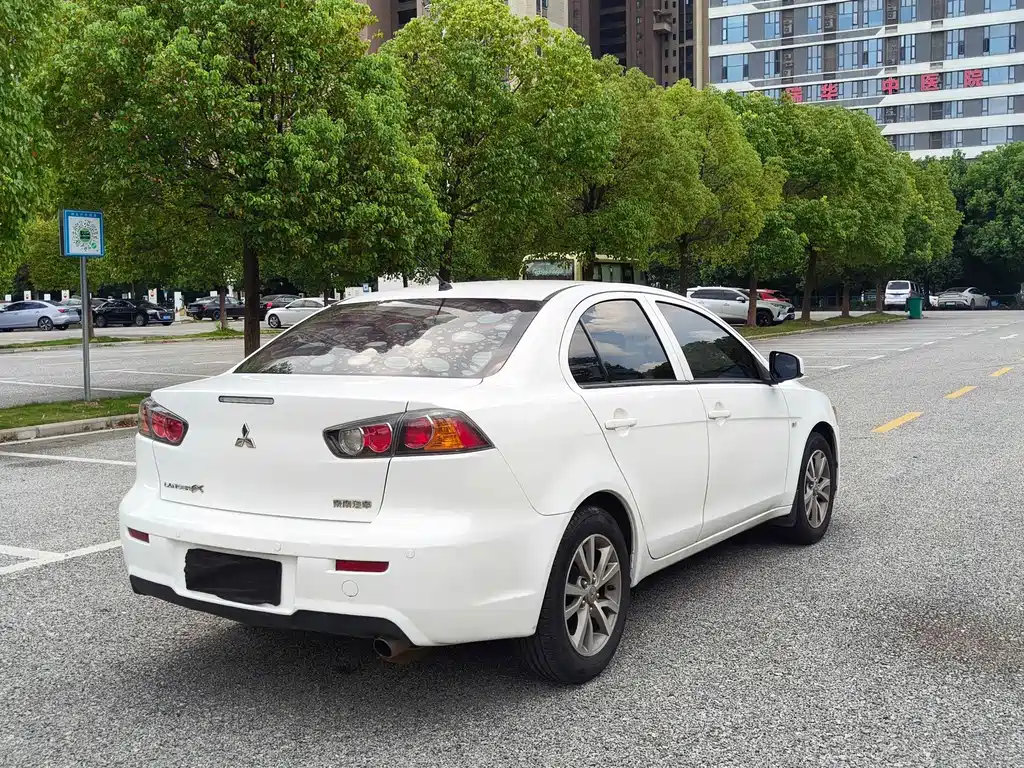 Mitsubishi Lancer EX — миниатюра 7