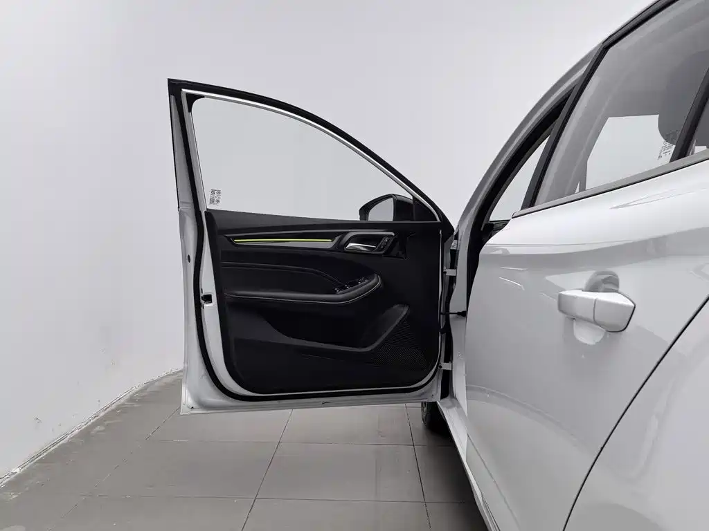 Roewe i5 — миниатюра 8