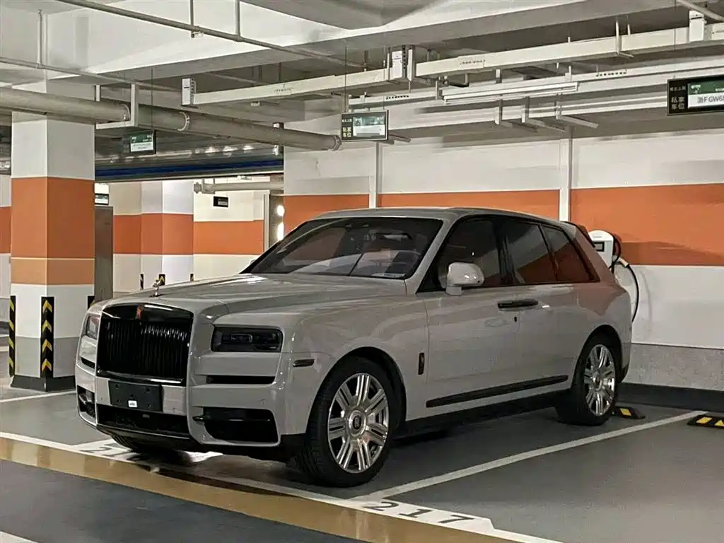 Rolls-Royce Cullinan 2024 5-seat Edition