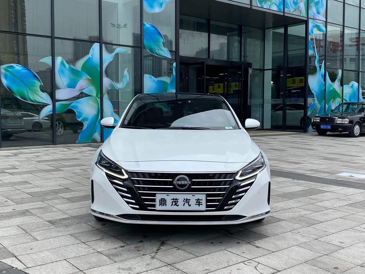 Nissan Teana 2.0 л 2023 г. Белый, пробег 46000 км