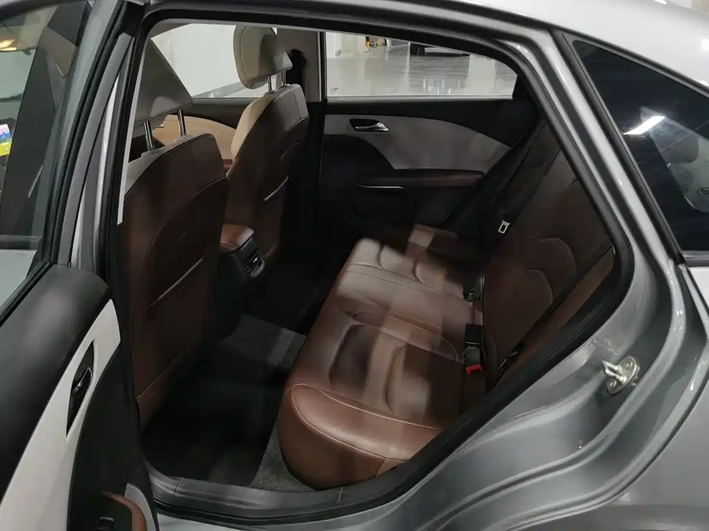 Chevrolet Monza — миниатюра 15