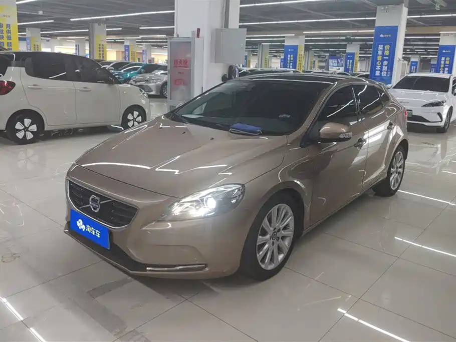 Volvo V40 2015