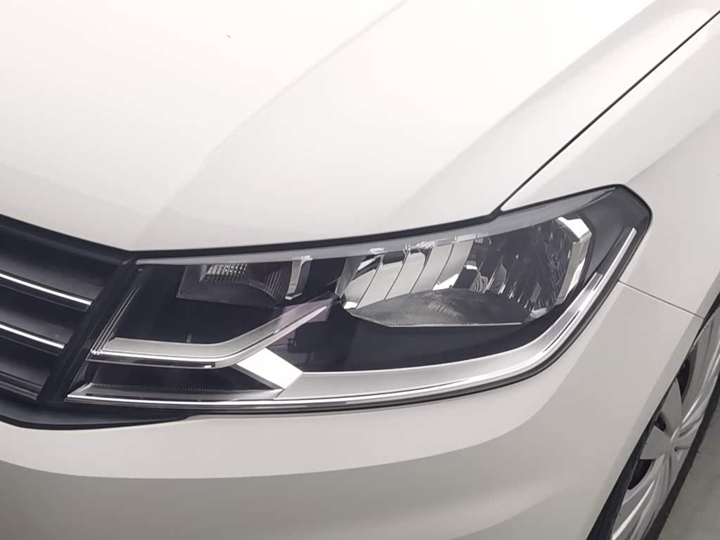 Volkswagen Santana 1.5 л 2022 г. Белый, пробег 39200 км