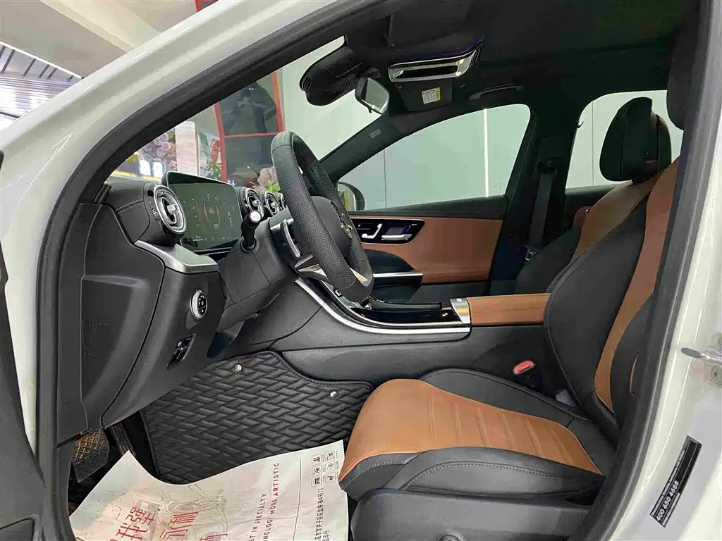 Mercedes-Benz C-Class — миниатюра 7