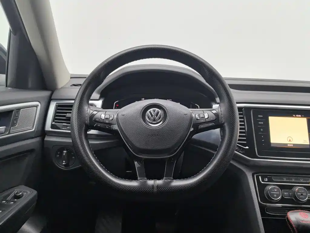 Volkswagen Teramont — миниатюра 11