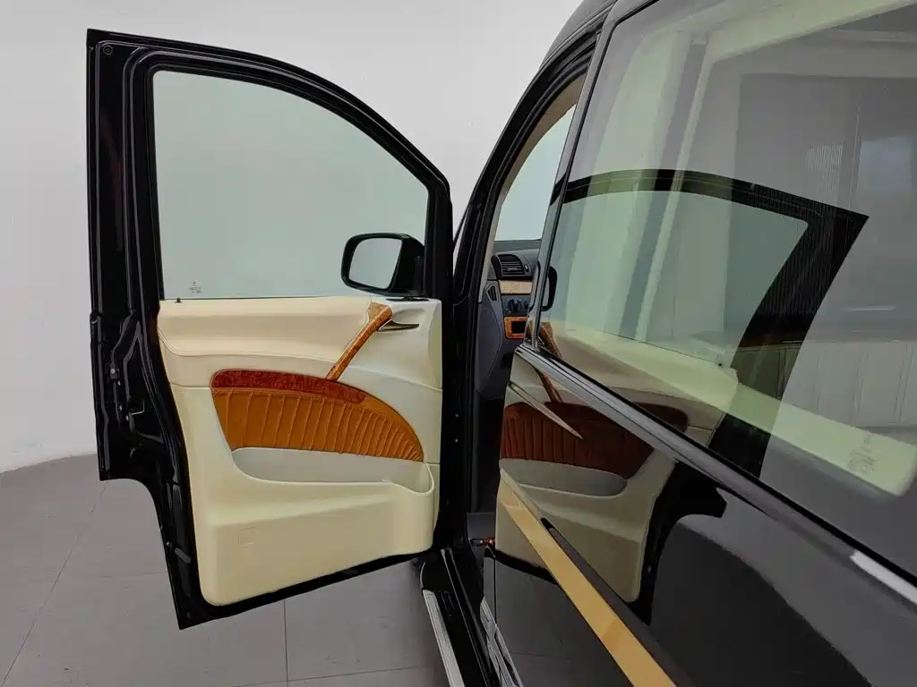 Mercedes-Benz Vito — миниатюра 16