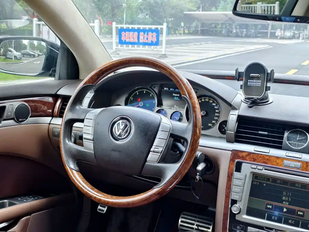 Volkswagen Phaeton — миниатюра 19