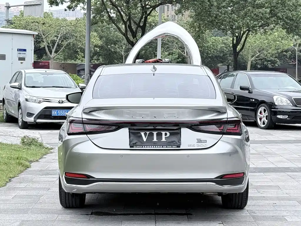 Lexus ES — миниатюра 4
