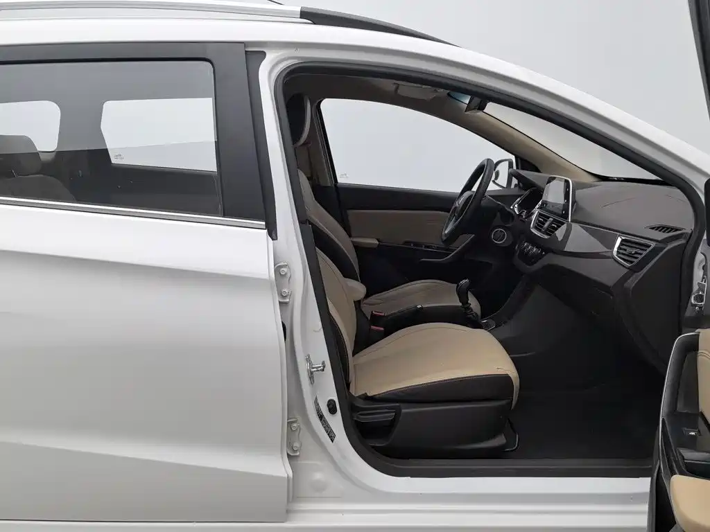 Baojun 310W — миниатюра 23