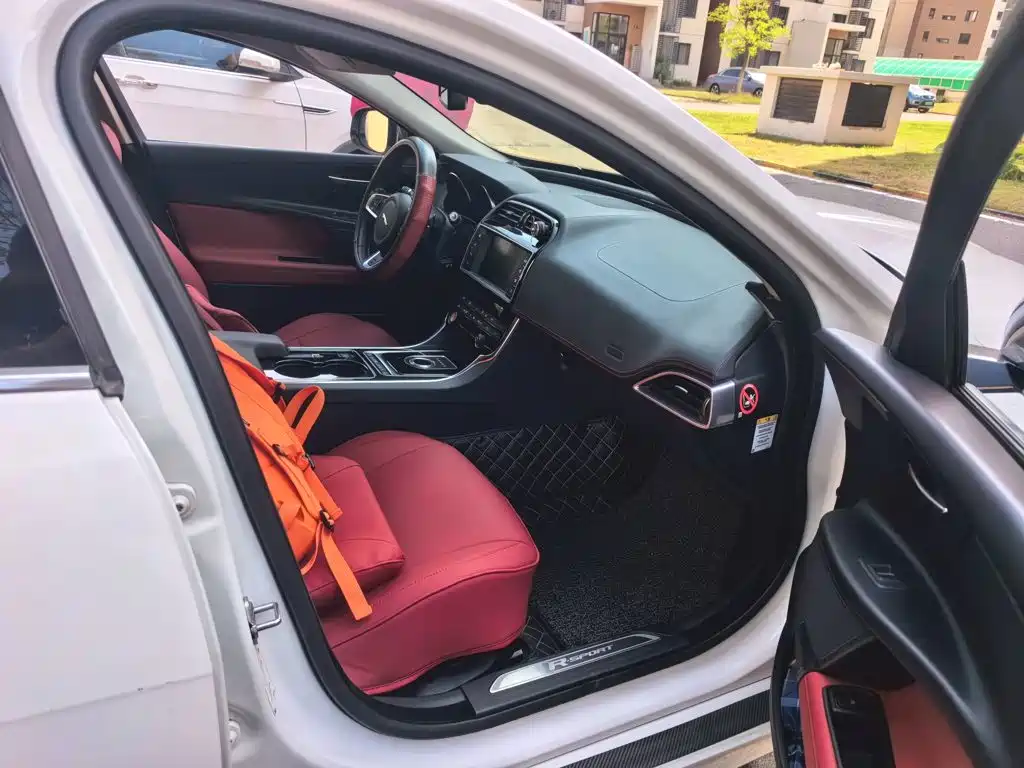 Jaguar XE — миниатюра 19
