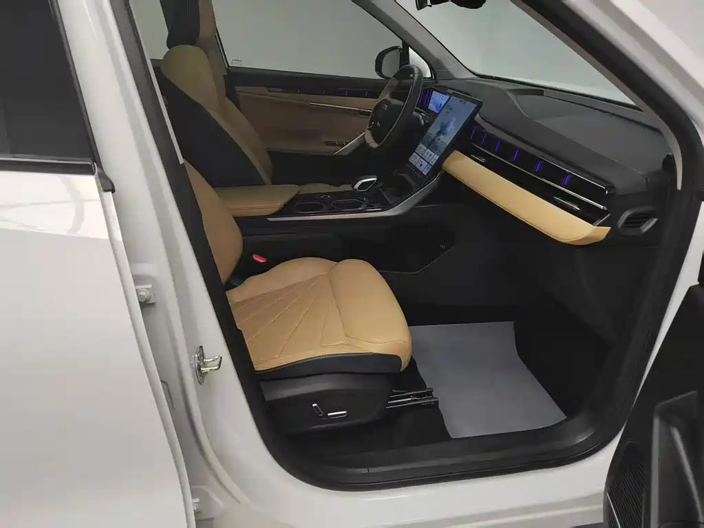 Geely Boyue L — миниатюра 10