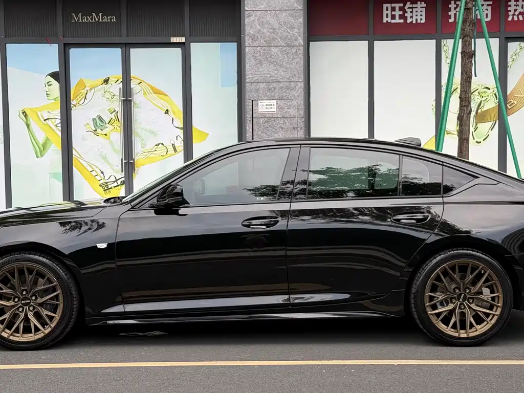 Cadillac CT5 — миниатюра 8
