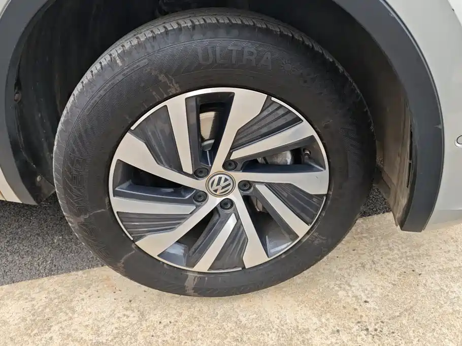 Volkswagen Tiguan L PHEV — миниатюра 6