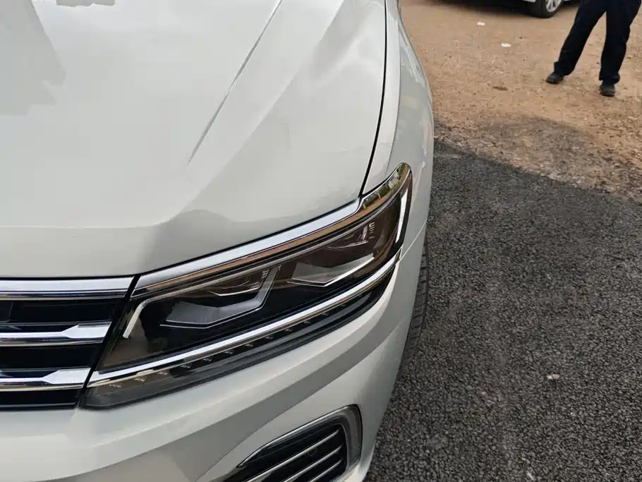Volkswagen Tiguan L PHEV — миниатюра 5