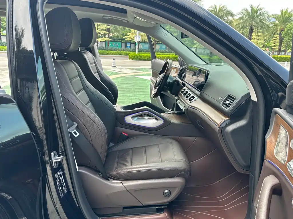 Mercedes-Benz GLS — миниатюра 13