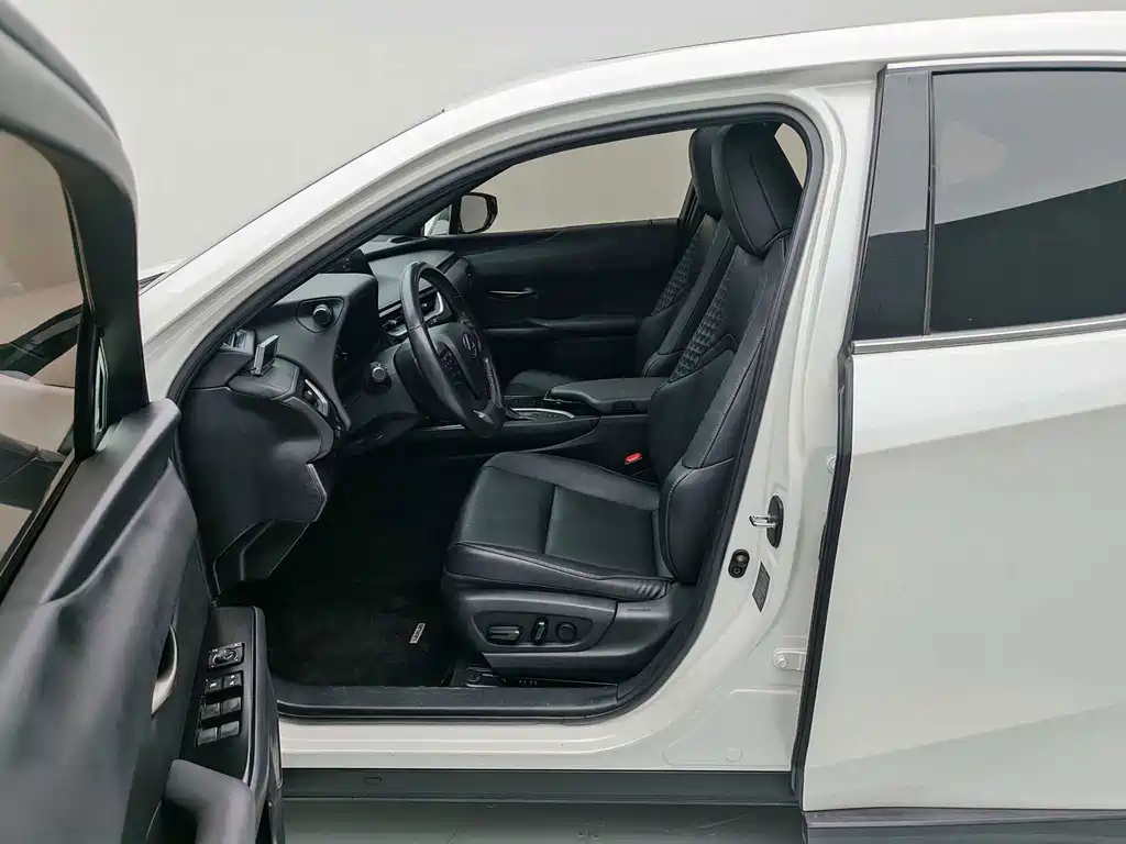 Lexus UX — миниатюра 14