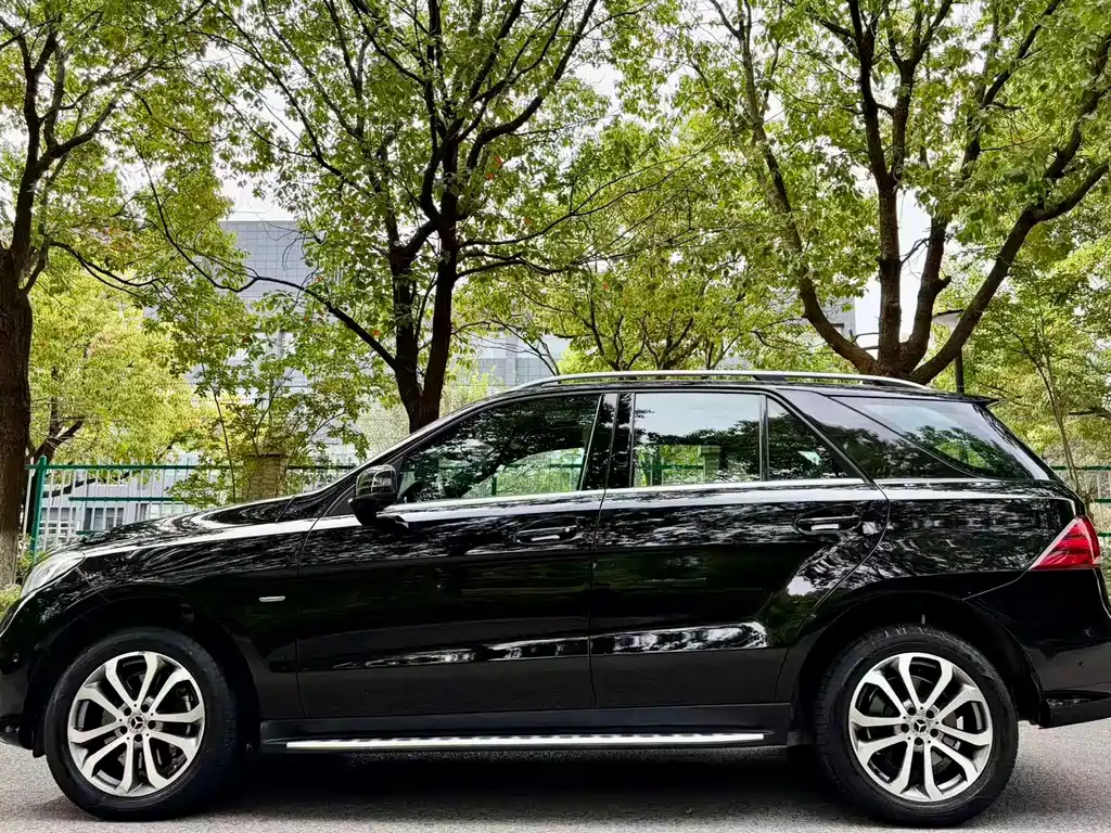 Mercedes-Benz GLE (Import) — миниатюра 3
