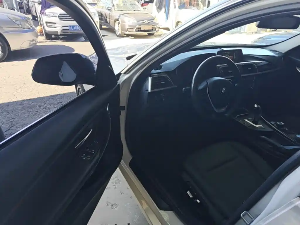 BMW 3 Series — миниатюра 15