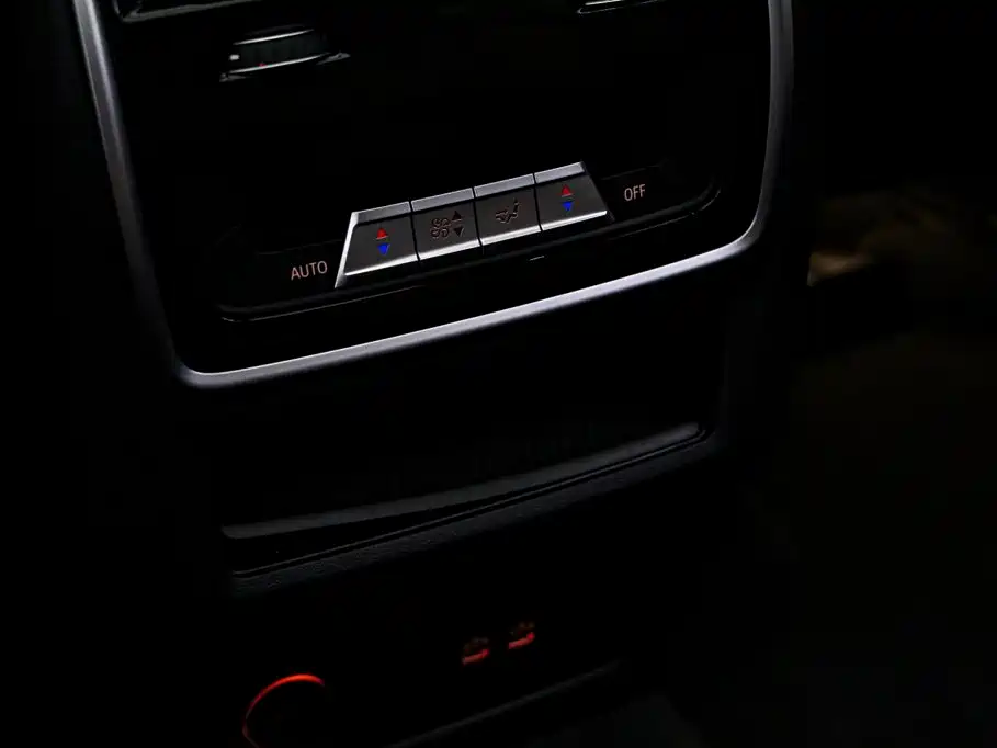 BMW X7 — миниатюра 18