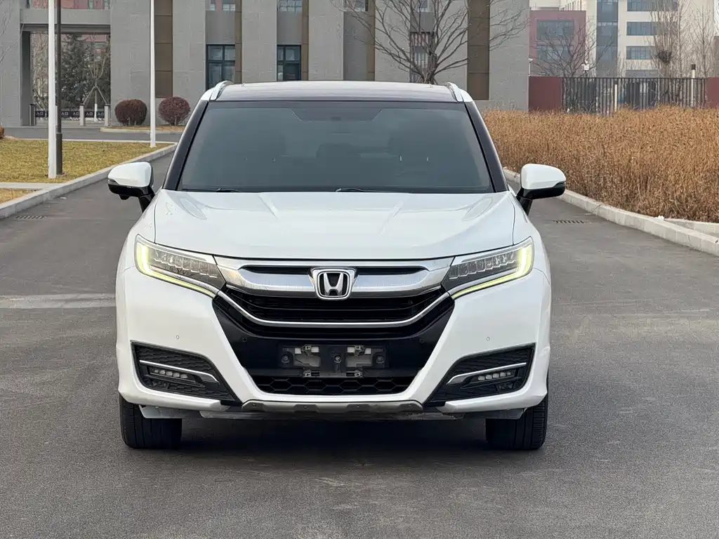 HONDA UR V